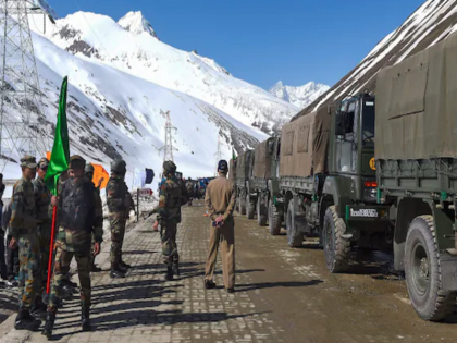 5 Army soldiers feared dead as tank sinks due to flash floods in Ladakh Report | लद्दाख में अचानक आई बाढ़ के कारण टैंक डूबने से सेना के 5 जवानों के मारे जाने की आशंका: रिपोर्ट