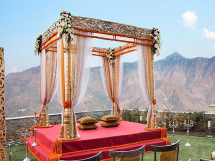 Jammu and Kashmir Rising gold prices begin to impact wedding season in Kashmir | जम्मू-कश्मीर: सोने की बढ़ती कीमतों ने कश्मीर में शादी के सीजन को प्रभावित करना शुरू किया