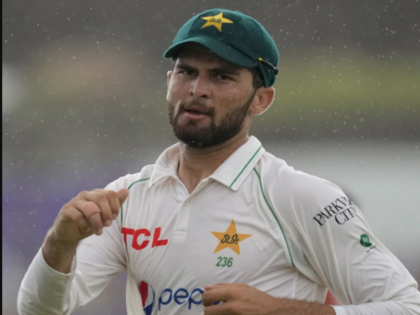 Pakistan vs Bangladesh Pakistan team discord captain Shan Masood and Shaheen Afridi discord | वीडियो: पाकिस्तान टीम की कलह सामने आई, शाहीन आफरीदी ने कप्तान को ही झटक दिया, कैमरे में कैद हुआ मूवमेंट, देखिए