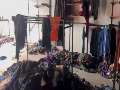 Viral Video Mall Dream Bazaar looted by Pakistan locals in Karach after Inauguration | Viral Video: पाकिस्तान में लोगों ने उद्घाटन के दिन ही लूट लिया मॉल, जो मिला उठाकर घर ले गए, वीडियो वायरल Viral Video Mall Dream Bazaar looted by Pakistan locals in Karach after Inauguration | Viral Video: पाकिस्तान में लोगों ने उद्घाटन के दिन ही लूट लिया मॉल, जो मिला उठाकर घर ले गए, वीडियो वायरल