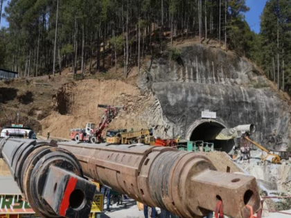 Uttarakhand Tunnel Collapse Parts of auger machine removed manual digging | सुरंग हादसा: ऑगर मशीन के बचे हिस्से मलबे से निकाले गए, अब होगी हाथ से ड्रिलिंग, 10 से 12 मीटर की है दूरी