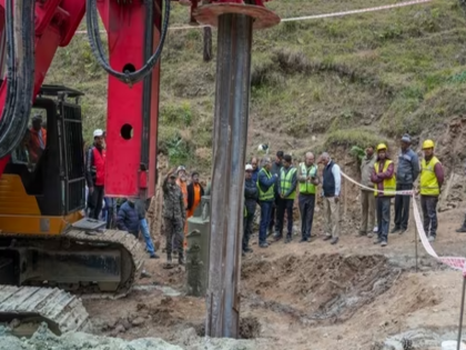 Uttarakhand Tunnel Collapse Vertical drilling work done up to about 30 meters | सुरंग हादसा: वर्टिकल ड्रिलिंग का काम लगभग 30 मीटर तक कर लिया गया है, बैकअप संचार भी स्थापित किया गया