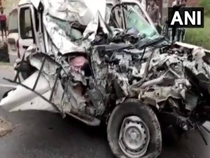 in Uttar Pradesh Pratapgarh Truck and car collision in 9 people died in a family driver condition critical | उत्तर प्रदेश के प्रतापगढ़ में ट्रक और कार की टक्कर, एक ही परिवार के 9 लोगों की मौत, ड्राइवर की हालत गंभीर