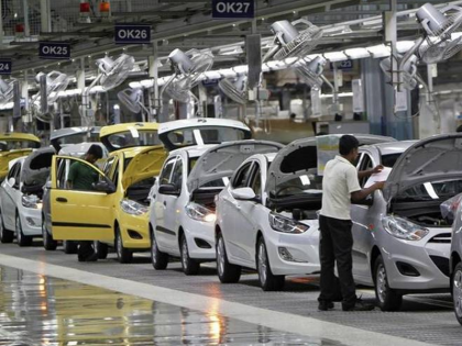 Good news market Total sales of 147368 cars in June number 46555 in May figures delhi | बाजार में खुशखबरीः जून में कुल 147368 कारों की बिक्री, मई में संख्या 46555, जानें आंकड़े