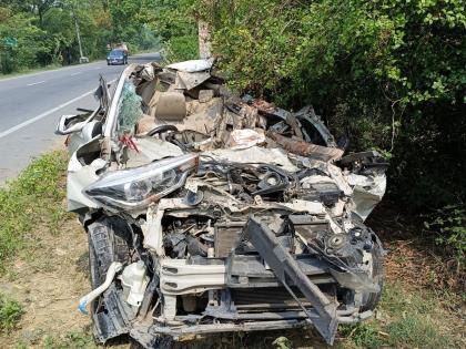 up news 5 members same family died 8 injured terrible collision car truck Balrampur-Tulsipur National Highway returning wedding ceremony | एक ही परिवार के 5 सदस्यों की मौत और 8 घायल, बलरामपुर-तुलसीपुर राष्ट्रीय राजमार्ग पर कार और ट्रक में भीषण टक्कर, शादी समारोह से लौट रहे थे