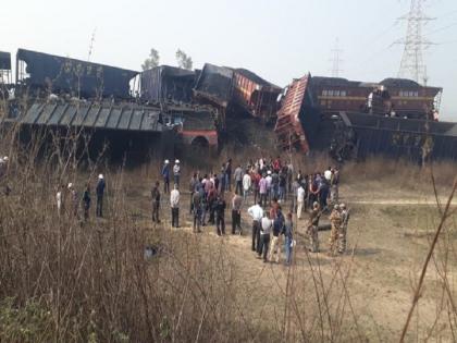 Madhya Pradesh Train Accident: 2 Cargo Trains Collide, People Feared Trapped | मध्य प्रदेश: सिंगरौली में आपस में भिड़ गईं 2 मालगाड़ियां, भीषण हादसे में तीन लोगों की मौत Madhya Pradesh Train Accident: 2 Cargo Trains Collide, People Feared Trapped | मध्य प्रदेश: सिंगरौली में आपस में भिड़ गईं 2 मालगाड़ियां, भीषण हादसे में तीन लोगों की मौत