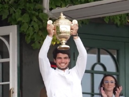 Wimbledon 2023 Carlos Alcaraz ends Novak Djokovic's reign, wins maiden Wimbledon title | Wimbledon: 20 साल के अलकाराज ने खत्म की जोकोविच की बादशाहत, विम्बलडन जीतने वाले तीसरे सबसे युवा खिलाड़ी बने
