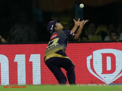 IPL 2019: Piyush Chawla take rolling catch of Suresh Raina in CSK vs KKR Match | IPL 2019: चेन्नई के खिलाफ पीयूष चावला ने लिया ऐसा खतरनाक कैच, दर्शक भी रह गए दंग