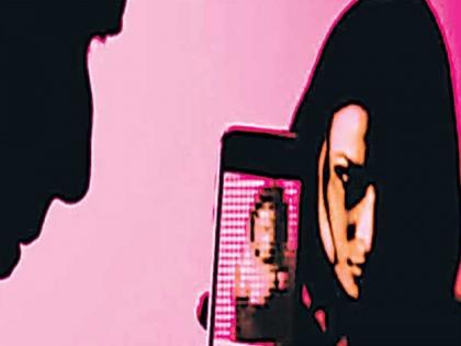 8 women went pune to mumbai for justice to Harassed Friend | धोखेबाज आशिक को 8 दोस्तों संग मिलकर ऐसे सिखाया सबक, थाने आकर गिड़गिड़ाने लगा युवक