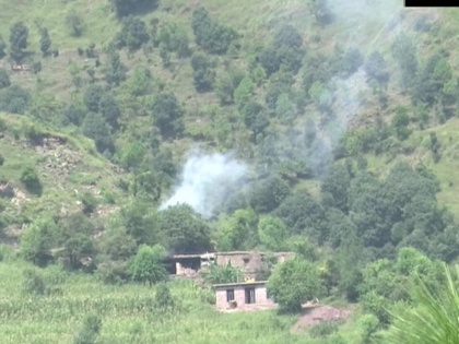 J&K: Pakistan's heavy firing in two sectors Rajouri and Poonch, Indian Army giving a befitting reply | जम्मू-कश्मीर: राजौरी और पुंछ दो सेक्टरों में पाकिस्तान की भारी गोलीबारी, भारतीय सेना दे रही मुंहतोड़ जवाब