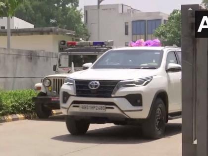 पटना पहुंचे शिवराज सिंह चौहान, नितिन नबीन और विनोद तावड़े, मुख्यमंत्री कौन बनेगा, करेंगे फैसला