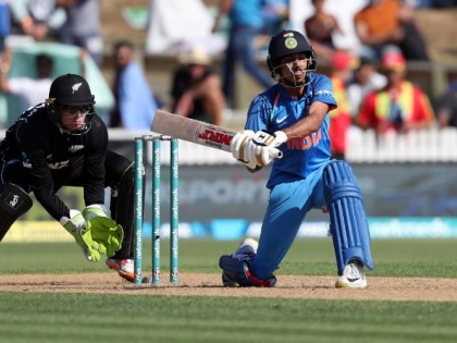 Yuzvendra Chahal makes new record while batting at no. 10 during 4th odi vs New Zealand | IND vs NZ: युजवेंद्र चहल का दसवें नंबर पर बैटिंग करते हुए कमाल, 21 साल बाद बना ये अनोखा रिकॉर्ड