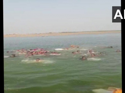 Rajasthan: Boat carrying about 45 devotees overturned in Chambal river, 6 bodies recovered | राजस्थान: चंबल नदी में लगभग 45 श्रद्धालुओं को ले जा रही नाव पलटी, 6 शव बरामद