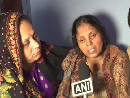 uttar pardesh Kasganj Clashes Chandan Gupta mother refused 20 lac compensation want Shaheed status | कासगंज हिंसा: मृतक की मां ने 20 लाख मुआवजा लेने से किया इंकार, कहा- शहीद का दर्जा दे योगी सरकार