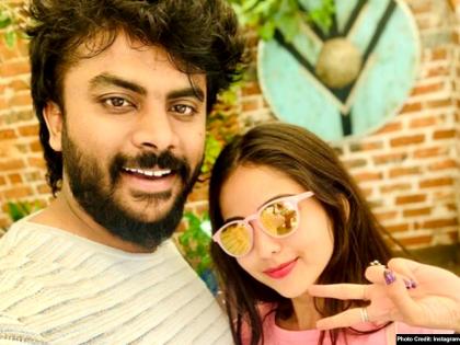 बिग बॉस 5 कन्नड़ के विजेता चंदन शेट्टी और निवेदिता गौड़ा ने की सगाई बिग बॉस 5 कन्नड़ के विजेता चंदन शेट्टी और निवेदिता गौड़ा ने की सगाई