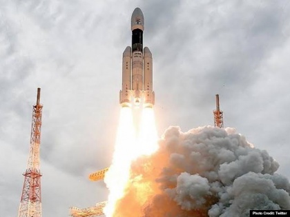 kamal r khan, krk reaction on Chandrayaan-2 | 'चंद्रयान-2' का जमीनी स्टेशन से टूटा संपर्क, बोले बॉलीवुड प्रोड्यूसर-भगवान नहीं चाहता मनुष्य ब्रह्मांड में करें हस्तक्षेप