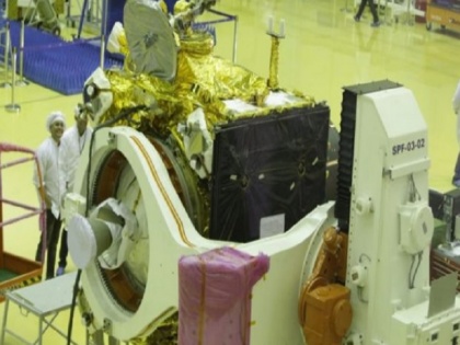 Chandrayaan 2 Mission will be launched on July 15 at 2 hours 51 minutes says isro | चंद्रयान-2 मिशन को इसरो 15 जुलाई को करेगा लॉन्च, दिखाई यान की पहली झलक