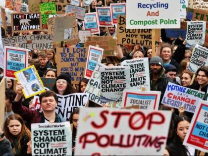 Global climate strike Greta Thunberg and school students lead climate crisis protest | जलवायु परिवर्तन को लेकर पूरी दुनिया में विरोध प्रदर्शन, भारत में सड़कों पर उतरे लोग, जानवरों ने भी लिया हिस्सा