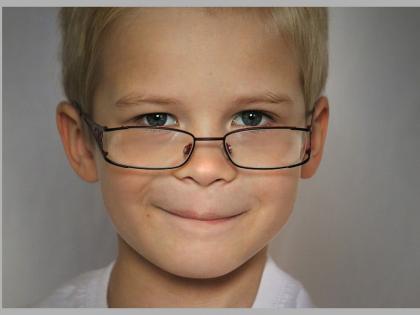 how to improve your child's eyesight naturally | सिर्फ गाजर ही नहीं, छोटी इलायची और बादाम भी हैं बच्चों की आंखों के लिए फायदेमंद