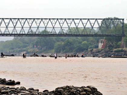 For the first time in history Chenab is being crossed on foot India has stopped the water of Chenab river | India vs Pakistan: भारत का पाकिस्तान पर 'पानी' से हमला, इतिहास में पहली बार चिनाब किया जा रह है पैदल पार