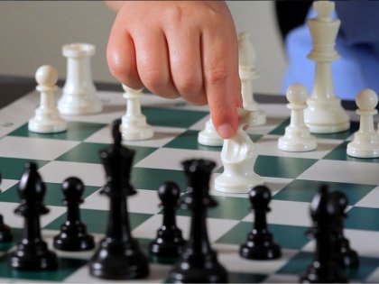 Online Chess: Anand rested as India lose to China | ऑनलाइन शतरंज: विश्वनाथन आनंद को मिला आराम, चीन ने भारत को दी मात