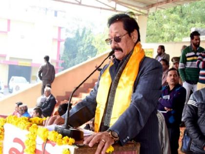 UP yogi cabinet minister Chetan Chauhan Put On Life Support who tested positive on COVID-19 in July | योगी कैबिनेट के मंत्री चेतन चौहान की तबीयत बिगड़ी, लाइफ सपोर्ट सिस्टम पर, 1 महीने से हैं कोरोना संक्रमित