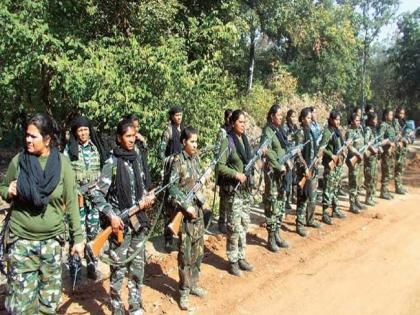 30 ex-Maoists turn new leaf, join women commando team in Chhattisgarh. | हम किसी से कम नहीं,जोश को सलामः दंतेवाड़ा में नक्सलियों से लोहा ले रही हैं महिला कमांडो