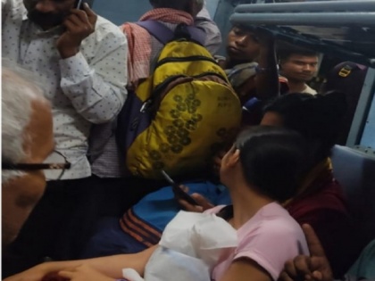 Chhattisgarh: officials embezzled money for railway tickets of players, 200 players forced to journey in general bogie | छत्तीसगढ़: खिलाड़ियों के रेलवे टिकट के पैसे भी डकार गए अधिकारी, मिली थी स्लीपर कोच की राशि, जनरल बोगी में ठूंसे गए 200 खिलाड़ी