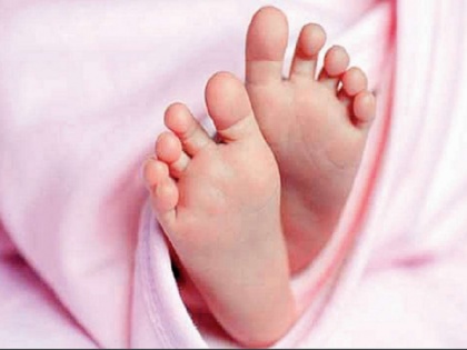 Newborn dies after being born in Noida, father accuses doctors of dropping the child | नोएडा में जन्म लेने के बाद नवजात की मौत, पिता ने डॉक्टरों पर बच्चे को गिराने का लगाया आरोप