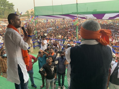 Bihar assembly elections 2020 ljp chirag paswan bjp nda ham vip nitish kumar jdu rjd | बिहार चुनावः चिराग पासवान खुद के घर भले ही रौशन नहीं कर सके, एनडीए और महागठबंधन को नुकसान पहुंचाया