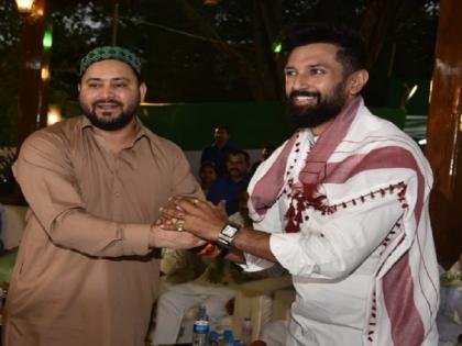 Politics in Bihar on the pretext of Dawat-e-Iftar, JDU offered Chirag Paswan to join Grand Alliance | बिहार में दावत-ए-इफ्तार के बहाने सियासत हुई तेज, चिराग पासवान को जदयू ने दिया महागठबंधन में शामिल होने का ऑफर, मिला ये जवाब Politics in Bihar on the pretext of Dawat-e-Iftar, JDU offered Chirag Paswan to join Grand Alliance | बिहार में दावत-ए-इफ्तार के बहाने सियासत हुई तेज, चिराग पासवान को जदयू ने दिया महागठबंधन में शामिल होने का ऑफर, मिला ये जवाब