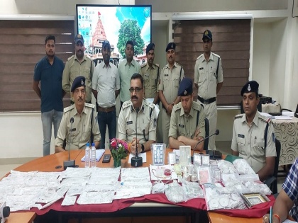 Two accused arrested in theft of lakhs at jewelery shop, jewelery worth 12 lakhs recovered | ज्वेलर शॉप पर हुई लाखों की चोरी में दो आरोपी गिरफ्तार, 12 लाख के जेवरात बरामद