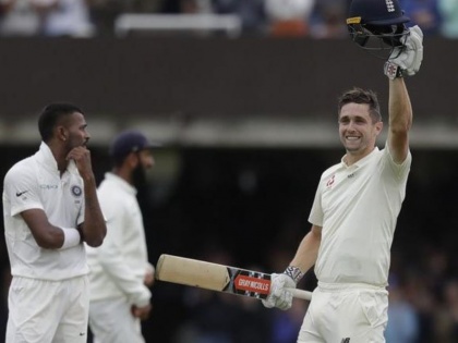India vs England: Chris Woakes scores maiden Test century, had his name on three Lord's honours boards | Ind vs ENG: दूसरे टेस्ट में छाए क्रिस वोक्स, शतक जड़कर तीसरी बार लिखवाया लॉर्ड्स सम्मान बोर्ड पर अपना नाम