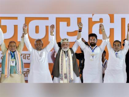 Bihar Election Result 2025 live NDA leading in 138 seats and Grand Alliance in 72 seats, preliminary figures released for 243 seats | Bihar Election Result 2025: NDA 145 और महागठबंधन 75 सीट पर आगे, 243 सीट पर नीतीश कुमार को बहुमत