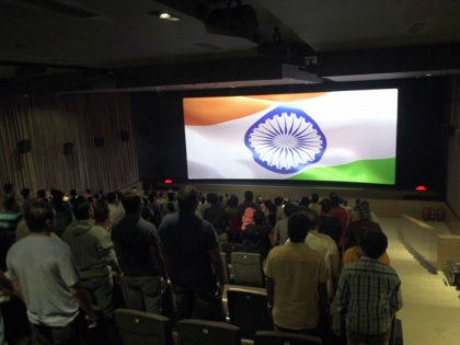 Central Government to Supreme Court, National anthem in Cinema should not be mandatory | केंद्र सरकार ने सुप्रीम कोर्ट से कहा, सिनेमाघरों में फिलहाल अनिवार्य ना बनाया जाए राष्ट्रगान