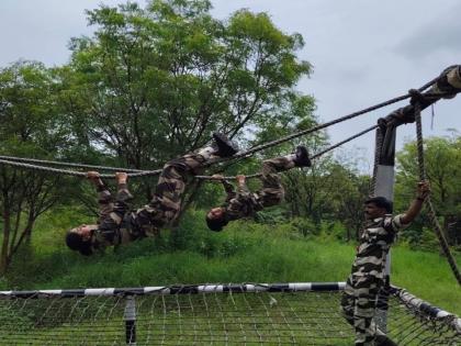CISF 100 women commando team handle special anti-terrorism operations Action all-women commandos undergo specialised counter-terror training see pics | सीआईएसएफ में 100 महिलाओं की कमांडो टीम, संभालेंगी विशेष आतंकवाद रोधी अभियान, देखिए तस्वीरें