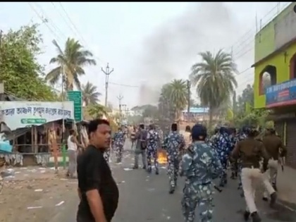Trinamool, BJP Workers Clash In West Bengal, Large Police Force Deployed | पश्चिम बंगाल में टीएमसी-बीजेपी कार्यकर्ता भिड़े, हुई तोड़फोड़ और आगजनी, भारी संख्या में पुलिस बल तैनात