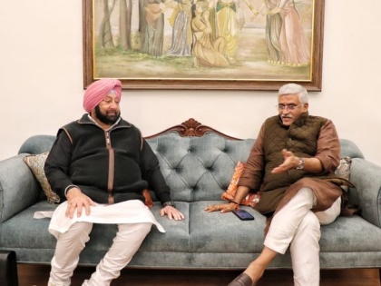 punjab Elections 2022 Capt Amarinder Singh and BJP in alliance meets BJP's Punjab in-charge Gajendra Shekhawat  | पंजाब विधानसभा चुनावः कैप्टन अमरिंदर सिंह और भाजपा में गठबंधन, बीजेपी चुनाव प्रभारी गजेंद्र सिंह शेखावत बोले- हम साथ मिलकर लड़ेंगे