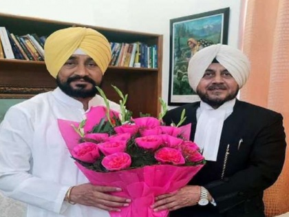 Punjab Congress president Navjot Singh Sidhu gets his way CM Channi accepts resignation Advocate General APS Deol | पंजाब मंत्रिमंडलः महाधिवक्ता एपीएस देओल का इस्तीफा स्वीकार, सीएम चन्नी ने की घोषणा, नवजोत सिंह सिद्धू ने किया था विरोध