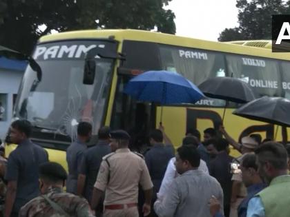 Jharkhand Political Crisis CM Hemant Soren leave UPA legislators Latratu dam Khunti district see video | Jharkhand Political Crisis: सीएम सोरेन पिकनिक स्पॉट ‘लतरातू’ घूमकर रांची रवाना, मुख्यमंत्री आवास पर बैठक, कांग्रेस प्रभारी अविनाश पांडेय रहेंगे उपस्थित Jharkhand Political Crisis CM Hemant Soren leave UPA legislators Latratu dam Khunti district see video | Jharkhand Political Crisis: सीएम सोरेन पिकनिक स्पॉट ‘लतरातू’ घूमकर रांची रवाना, मुख्यमंत्री आवास पर बैठक, कांग्रेस प्रभारी अविनाश पांडेय रहेंगे उपस्थित