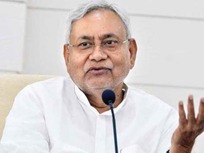 Bihar Politics News CM Nitish kumar said Avoided say single word in support Delhi Chief Minister Arvind Kejriwal We have no information folded hands media persons see video | Bihar Politics News: दिल्ली के मुख्यमंत्री केजरीवाल के समर्थन में एक भी शब्द बोलने से किनारा किया, सीएम नीतीश बोले-हमको जानकारी नहीं, मीडियाकर्मियों के सामने ही हाथ जोड़ा, देखें वीडियो