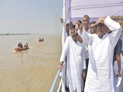 Chief Minister Nitish Kumar injured during ghat inspection regarding Chhath | छ्ठ पर्व को लेकर मुख्यमंत्री नीतीश कुमार कर रहे थे घाट निरीक्षण, हुआ हादसा, सीएम को मामूली चोट लगने की खबर