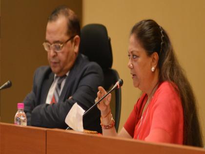 rajasthan assemble polls collector conference vasundhara raje rajasthan budget | राजस्थानः वसुंधरा सरकार जनता से ऐसे जुड़ने की कर रही कोशिश, कलेक्टरों को दिए ये टारगेट