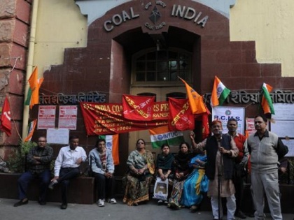 Coal India workers go on strike on 24 September to protest against FDI | एफडीआई के विरोध में कोल इंडिया के श्रमिक 24 सितंबर को करेंगे हड़ताल