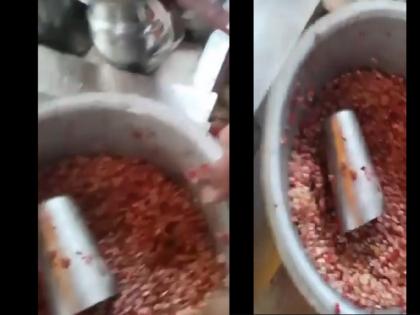 Man Finds Cockroach in Pomegranate Being Used to Make Juice at Greater Noida Shop Police React to Viral Video | Watch: जूस पीने के शौकीन हो जाए सावधान! अनार के दानों में घूमते दिखे कॉकरोच, ग्राहक ने बनाया वीडियो, हरकत में आई पुलिस Man Finds Cockroach in Pomegranate Being Used to Make Juice at Greater Noida Shop Police React to Viral Video | Watch: जूस पीने के शौकीन हो जाए सावधान! अनार के दानों में घूमते दिखे कॉकरोच, ग्राहक ने बनाया वीडियो, हरकत में आई पुलिस