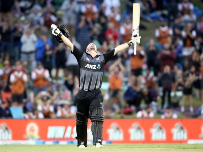 Colin Munro becomes first to three T20 centuries | न्यूजीलैंड ने दर्ज की बड़ी जीत, क्रिस गेल को पीछे छोड़ इस बल्लेबाज ने बनाया वर्ल्ड रिकॉर्ड