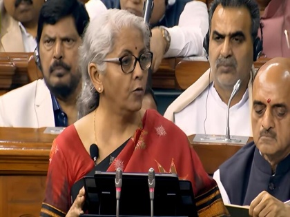 Nirmala Sitharaman slip of tongue during budget speech watch video | बजट भाषण के दौरान निर्मला सीतारमण की फिसली जुबान, सदन में लगे ठहाके, देखिए वीडियो