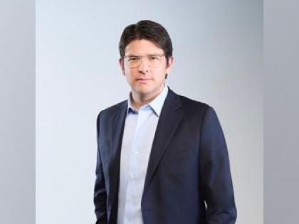 VIDEO Colombian presidential candidate shot in head Miguel Uribe attacked during rally | VIDEO: कोलंबिया में राष्ट्रपति पद उम्मीदवार के सिर में लगी गोली, रैली के दौरान मिगुएल उरीबे पर हुआ हमला