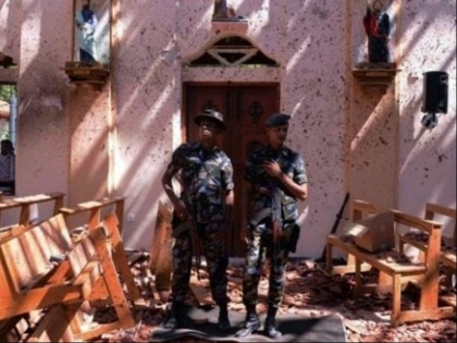 Sri Lanka police blast suspected motorcycle with controlled blast | श्रीलंका: सिनेमाघर के पास खड़ी एक संदिग्ध मोटरसाइकिल को पुलिस ने नियंत्रित विस्फोट से उड़ाया