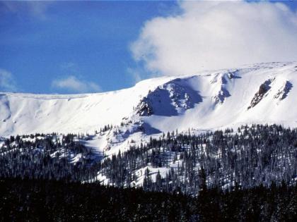 Colorado ski lift cracks 170 snowboarders and skiers rescued Winter Park Resort | Colorado ski lift cracks: बाप रे बाप, जान बची तो?, ‘स्की लिफ्ट’ में दरार, फंसे 174 को बचाया